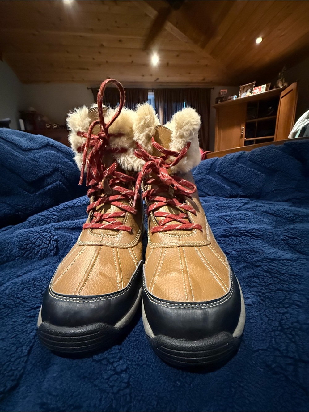 Clarks Tan Faux-Fur Lined Winter Boots with Red Laces